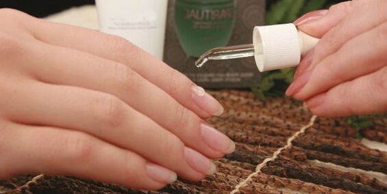 tratamiento de hongos en las uñas con aceite esencial